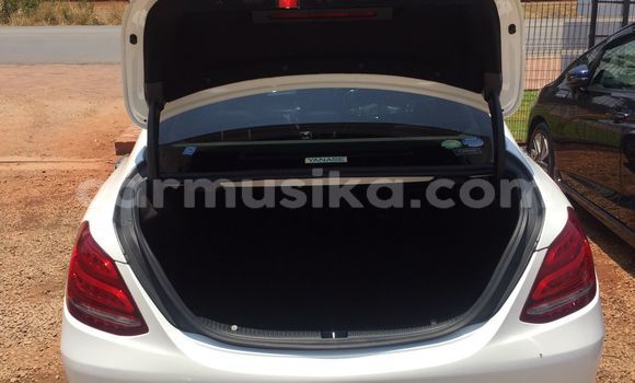 Nunua Imported Mercedes‒Benz C–Class Nyeupe Gari ndani ya Harare nchini Harare Nunua Imported Mercedes‒Benz C–Class Nyeupe Gari ndani ya Harare nchini Harare