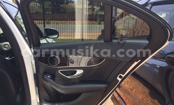 Nunua Imported Mercedes‒Benz C–Class Nyeupe Gari ndani ya Harare nchini Harare Nunua Imported Mercedes‒Benz C–Class Nyeupe Gari ndani ya Harare nchini Harare