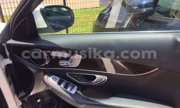 Nunua Imported Mercedes‒Benz C–Class Nyeupe Gari ndani ya Harare nchini Harare Nunua Imported Mercedes‒Benz C–Class Nyeupe Gari ndani ya Harare nchini Harare