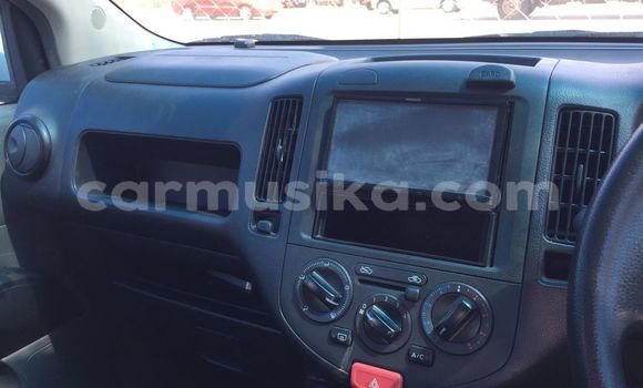 Nunua Imported Nissan Sunny Nyeupe Gari ndani ya Harare nchini Harare Nunua Imported Nissan Sunny Nyeupe Gari ndani ya Harare nchini Harare