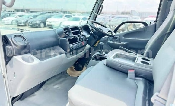 Buy Used Toyota Dyna Silver Truck in Beitbridge in Matabeleland South Buy Used Toyota Dyna Silver Truck in Beitbridge in Matabeleland South