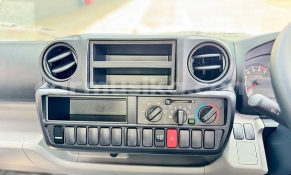 Buy Used Toyota Dyna Silver Truck in Beitbridge in Matabeleland South Buy Used Toyota Dyna Silver Truck in Beitbridge in Matabeleland South