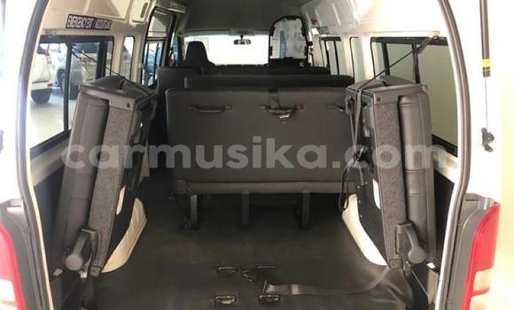 Tenga Tsaru Toyota Hiace Chena Mota in Beitbridge in Matabeleland South Tenga Tsaru Toyota Hiace Chena Mota in Beitbridge in Matabeleland South