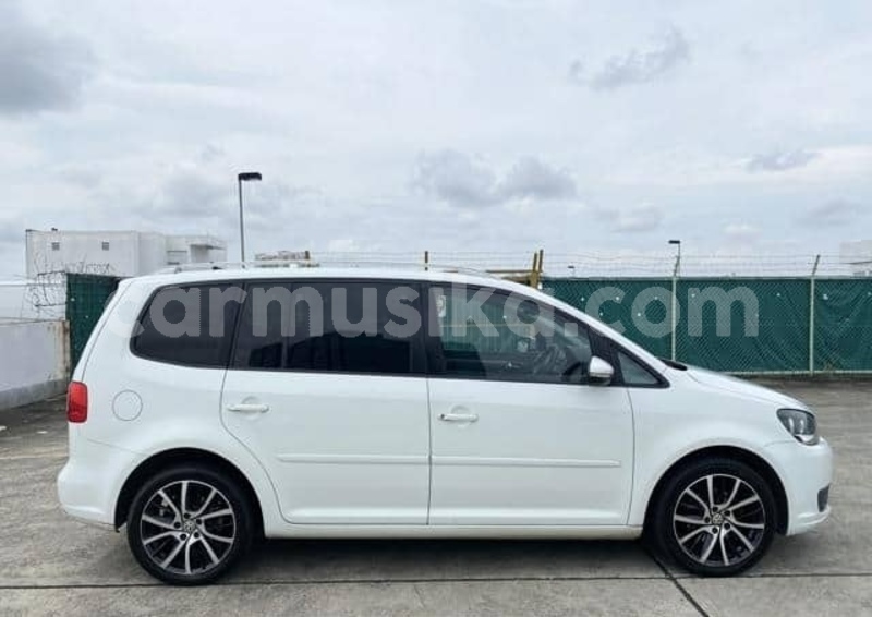 Big with watermark volkswagen touran matabeleland south beitbridge 36048