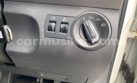 Buy Used Volkswagen Touran White Car in Beitbridge in Matabeleland South Buy Used Volkswagen Touran White Car in Beitbridge in Matabeleland South