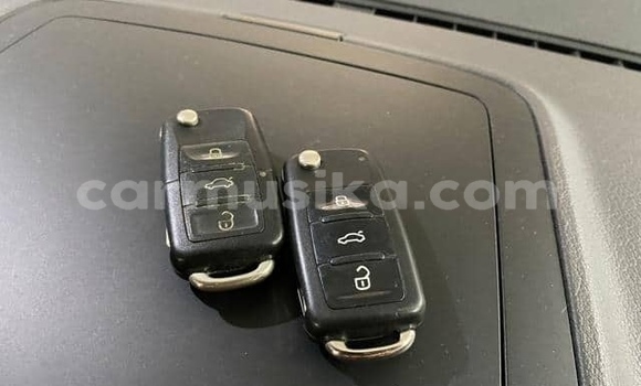 Buy Used Volkswagen Touran White Car in Beitbridge in Matabeleland South Buy Used Volkswagen Touran White Car in Beitbridge in Matabeleland South