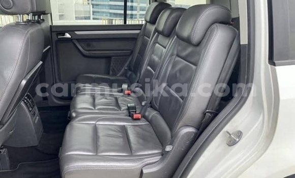 Buy Used Volkswagen Touran White Car in Beitbridge in Matabeleland South Buy Used Volkswagen Touran White Car in Beitbridge in Matabeleland South