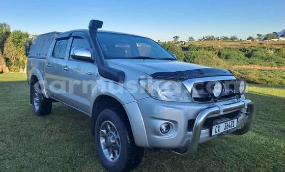 Buy Used Toyota Hilux Silver Car in Beitbridge in Matabeleland South Buy Used Toyota Hilux Silver Car in Beitbridge in Matabeleland South