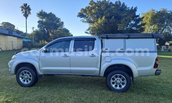 Buy Used Toyota Hilux Silver Car in Beitbridge in Matabeleland South Buy Used Toyota Hilux Silver Car in Beitbridge in Matabeleland South