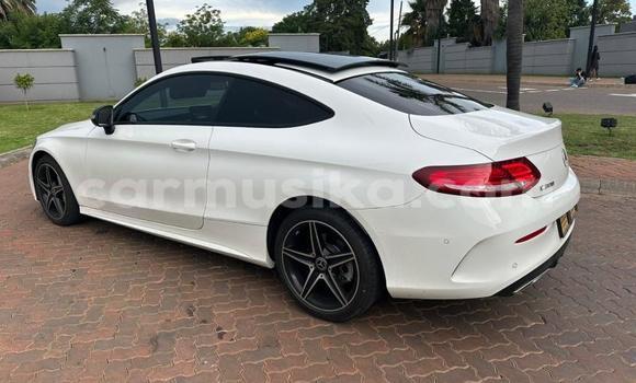 Buy Used Mercedes-Benz C-Classe White Car in Harare in Harare Buy Used Mercedes-Benz C-Classe White Car in Harare in Harare