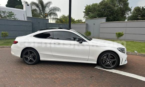 Buy Used Mercedes-Benz C-Classe White Car in Harare in Harare Buy Used Mercedes-Benz C-Classe White Car in Harare in Harare
