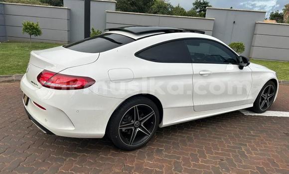 Buy Used Mercedes-Benz C-Classe White Car in Harare in Harare Buy Used Mercedes-Benz C-Classe White Car in Harare in Harare