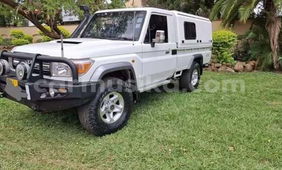 Nunua Ilio tumika Toyota Land Cruiser Nyingine Gari ndani ya Harare nchini Harare Nunua Ilio tumika Toyota Land Cruiser Nyingine Gari ndani ya Harare nchini Harare