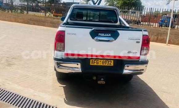 Tenga Tsaru Toyota Hilux Zvimwe Mota in Harare in Harare Tenga Tsaru Toyota Hilux Zvimwe Mota in Harare in Harare