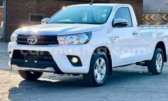 Tenga Tsaru Toyota Hilux Zvimwe Mota in Harare in Harare Tenga Tsaru Toyota Hilux Zvimwe Mota in Harare in Harare