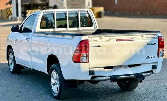 Tenga Tsaru Toyota Hilux Zvimwe Mota in Harare in Harare Tenga Tsaru Toyota Hilux Zvimwe Mota in Harare in Harare