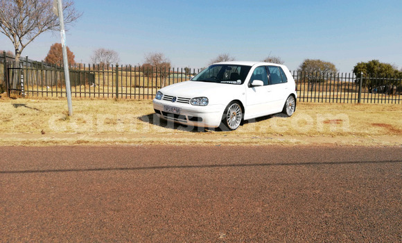 Nunua Ilio tumika Volkswagen Golf Nyeupe Gari ndani ya Beitbridge nchini Matabeleland Kusini Nunua Ilio tumika Volkswagen Golf Nyeupe Gari ndani ya Beitbridge nchini Matabeleland Kusini