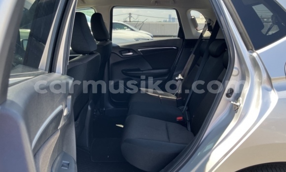 Nunua Ilio tumika Honda Fit Fedha Gari ndani ya Beitbridge nchini Matabeleland Kusini Nunua Ilio tumika Honda Fit Fedha Gari ndani ya Beitbridge nchini Matabeleland Kusini