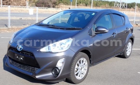 Acheter Occasion Voiture Toyota Aqua Gris à Beitbridge, Matabeleland South