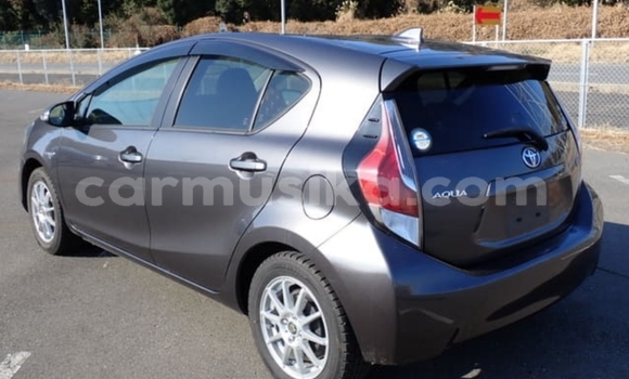 Nunua Ilio tumika Toyota Aqua Fedha Gari ndani ya Beitbridge nchini Matabeleland Kusini Nunua Ilio tumika Toyota Aqua Fedha Gari ndani ya Beitbridge nchini Matabeleland Kusini