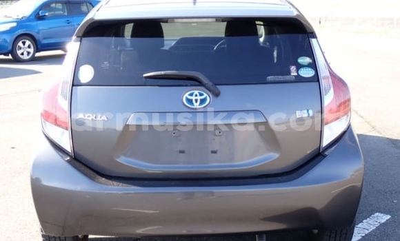 Nunua Ilio tumika Toyota Aqua Fedha Gari ndani ya Beitbridge nchini Matabeleland Kusini Nunua Ilio tumika Toyota Aqua Fedha Gari ndani ya Beitbridge nchini Matabeleland Kusini