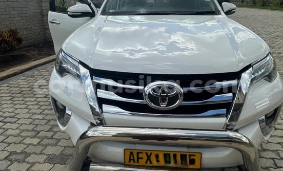 Buy Used Toyota Fortuner White Car in Hatfield in Harare