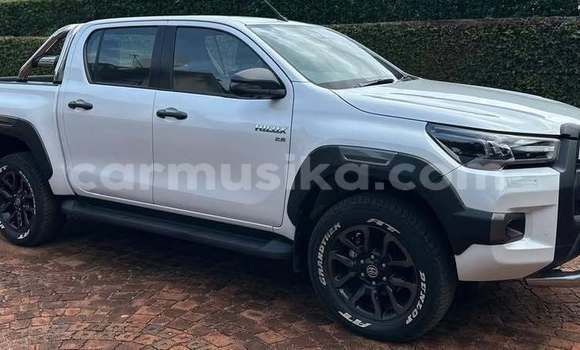 Nunua Ilio tumika Toyota Hilux Nyeupe Gari ndani ya Bindura nchini Mashonaland Central