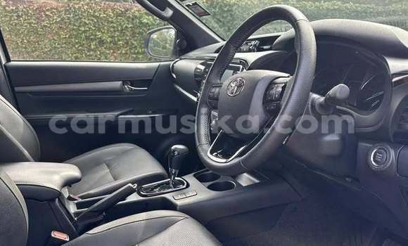 Tenga Tsaru Toyota Hilux Chena Mota in Bindura in Mashonaland yePakati Tenga Tsaru Toyota Hilux Chena Mota in Bindura in Mashonaland yePakati