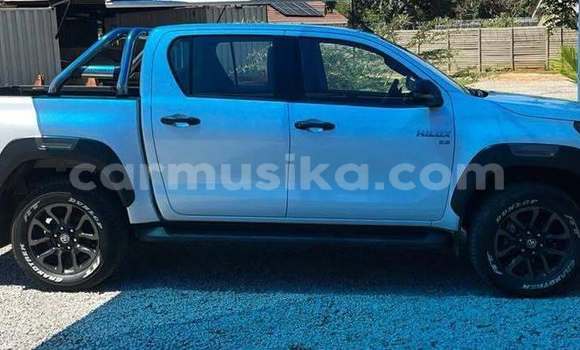 Tenga Tsaru Toyota Hilux Chena Mota in Bindura in Mashonaland yePakati Tenga Tsaru Toyota Hilux Chena Mota in Bindura in Mashonaland yePakati