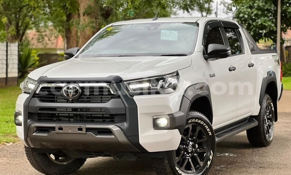 Buy Used Toyota Hilux White Car in Borrowdale in Harare Buy Used Toyota Hilux White Car in Borrowdale in Harare