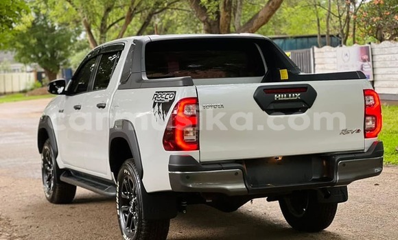 Buy Used Toyota Hilux White Car in Borrowdale in Harare Buy Used Toyota Hilux White Car in Borrowdale in Harare