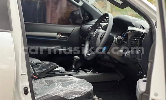 Buy Used Toyota Hilux White Car in Borrowdale in Harare Buy Used Toyota Hilux White Car in Borrowdale in Harare