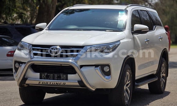 Buy Used Toyota Fortuner White Car in Borrowdale in Harare Buy Used Toyota Fortuner White Car in Borrowdale in Harare