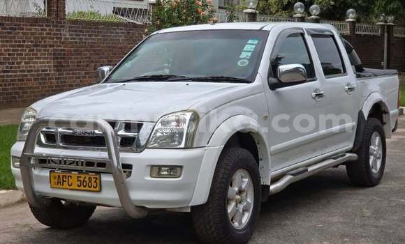 Tenga Tsaru Isuzu KB Chena Mota in Belvedere in Harare
