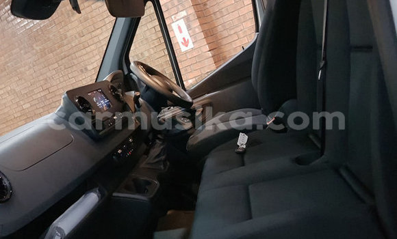 Acheter Occasion Voiture Mercedes Viano Blanc à Beitbridge, Matabeleland South Acheter Occasion Voiture Mercedes Viano Blanc à Beitbridge, Matabeleland South