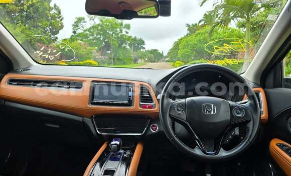 Tenga Tsaru Honda Vezel Tsvuku Mota in Bindura in Mashonaland yePakati Tenga Tsaru Honda Vezel Tsvuku Mota in Bindura in Mashonaland yePakati