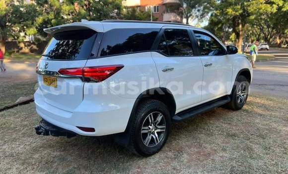 Tenga Tsaru Toyota Fortuner Chena Mota in Bindura in Mashonaland yePakati Tenga Tsaru Toyota Fortuner Chena Mota in Bindura in Mashonaland yePakati