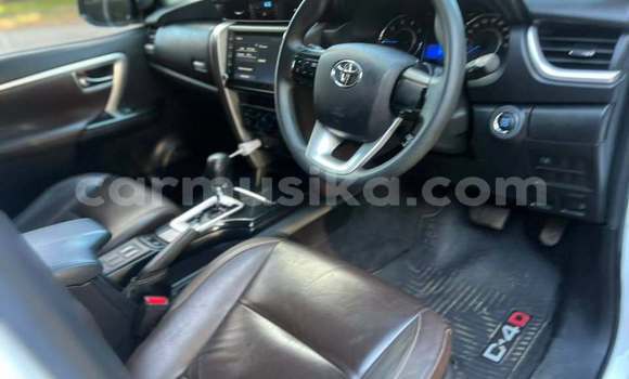 Tenga Tsaru Toyota Fortuner Chena Mota in Bindura in Mashonaland yePakati Tenga Tsaru Toyota Fortuner Chena Mota in Bindura in Mashonaland yePakati