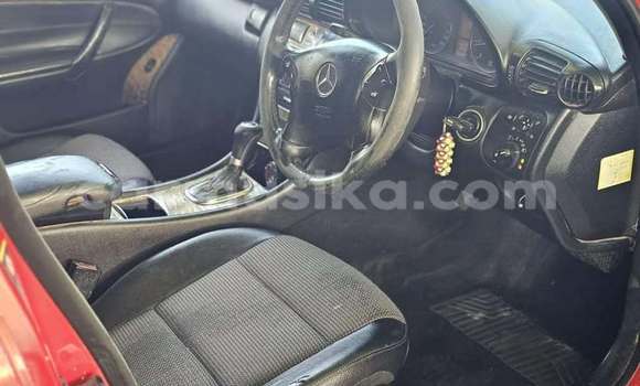 Tenga Tsaru Mercedes‒Benz C–Class Tsvuku Mota in Borrowdale in Harare Tenga Tsaru Mercedes‒Benz C–Class Tsvuku Mota in Borrowdale in Harare