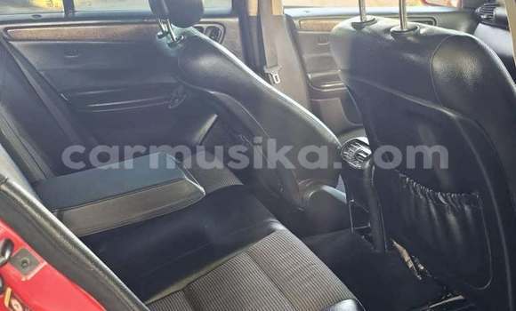 Tenga Tsaru Mercedes‒Benz C–Class Tsvuku Mota in Borrowdale in Harare Tenga Tsaru Mercedes‒Benz C–Class Tsvuku Mota in Borrowdale in Harare