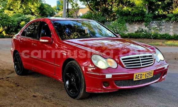 Tenga Tsaru Mercedes‒Benz C–Class Tsvuku Mota in Borrowdale in Harare Tenga Tsaru Mercedes‒Benz C–Class Tsvuku Mota in Borrowdale in Harare