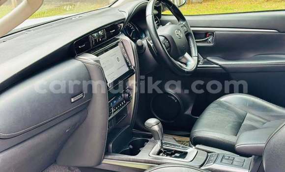 Tenga Tsaru Toyota Fortuner Chena Mota in Bindura in Mashonaland yePakati Tenga Tsaru Toyota Fortuner Chena Mota in Bindura in Mashonaland yePakati