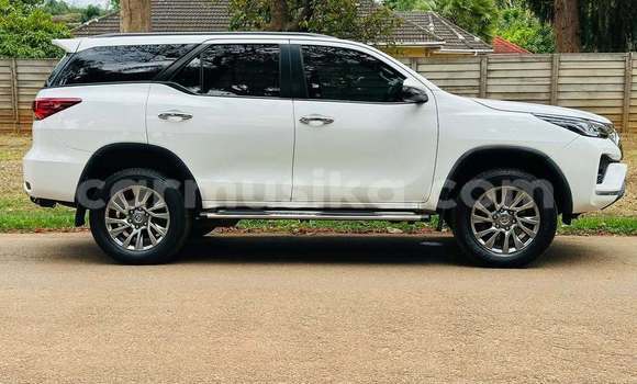 Tenga Tsaru Toyota Fortuner Chena Mota in Bindura in Mashonaland yePakati Tenga Tsaru Toyota Fortuner Chena Mota in Bindura in Mashonaland yePakati