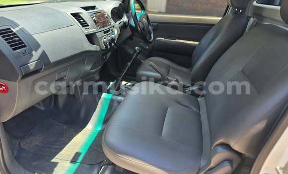 Tenga Tsaru Toyota Hilux Chena Mota in Borrowdale in Harare Tenga Tsaru Toyota Hilux Chena Mota in Borrowdale in Harare