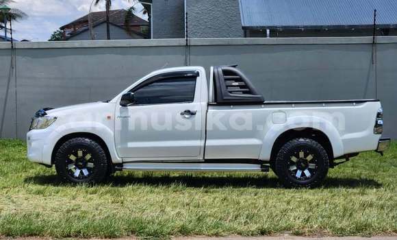 Tenga Tsaru Toyota Hilux Chena Mota in Borrowdale in Harare Tenga Tsaru Toyota Hilux Chena Mota in Borrowdale in Harare