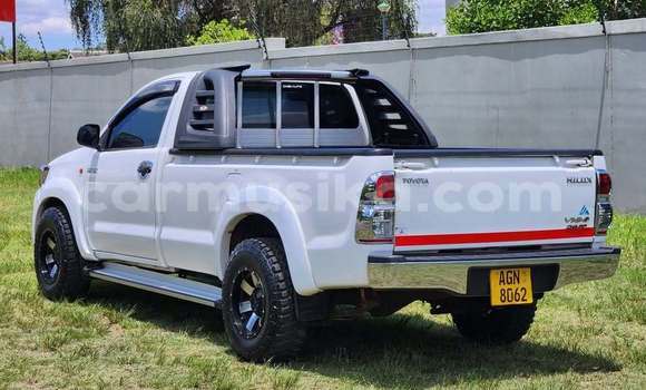 Tenga Tsaru Toyota Hilux Chena Mota in Borrowdale in Harare Tenga Tsaru Toyota Hilux Chena Mota in Borrowdale in Harare