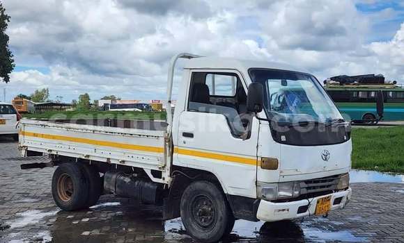 Nunua Ilio tumika Toyota Dyna Nyeupe Lori ndani ya Belvedere nchini Harare