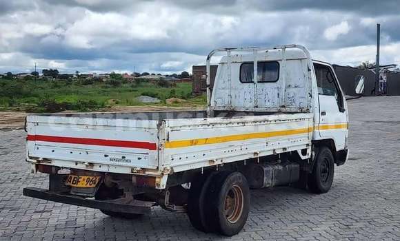 Acheter Occasion Utilitaire Toyota Dyna Blanc à Belvédère, Harare Acheter Occasion Utilitaire Toyota Dyna Blanc à Belvédère, Harare
