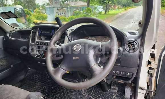 Acheter Occasion Voiture Nissan Caravan Blanc à Bindura, Mashonaland Central Acheter Occasion Voiture Nissan Caravan Blanc à Bindura, Mashonaland Central