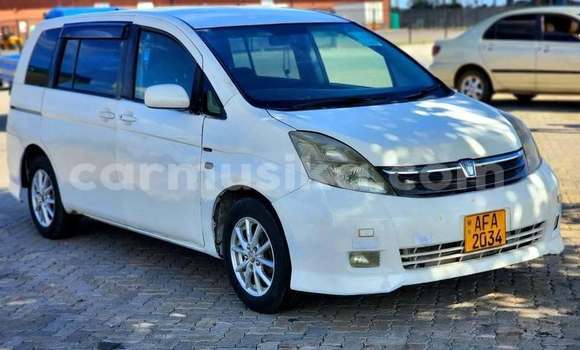 Tenga Tsaru Toyota ISis Chena Mota in Borrowdale in Harare